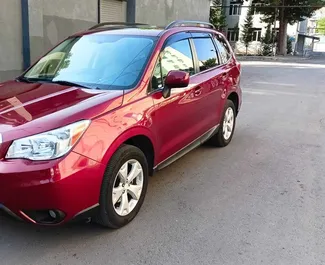 Vooraanzicht van een huurauto Subaru Forester in Tbilisi, Georgië ✓ Auto #7273. ✓ Transmissie Automatisch TM ✓ 0 beoordelingen.