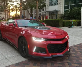 Vooraanzicht van een huurauto Chevrolet Camaro Cabrio in Dubai, Verenigde Arabische Emiraten ✓ Auto #5733. ✓ Transmissie Automatisch TM ✓ 1 beoordelingen.