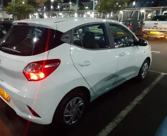 Vooraanzicht van een huurauto Hyundai i10 op Mauritius Luchthaven, Mauritius ✓ Auto #7370. ✓ Transmissie Automatisch TM ✓ 0 beoordelingen.