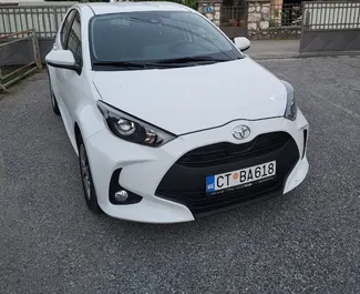 Autohuur Toyota Yaris #7466 Automatisch in Budva, uitgerust met 1,3L motor ➤ Van Mirko in Montenegro.