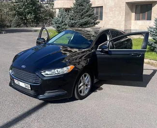 Autohuur Ford Fusion Sedan 2013 in in Armenië, met Benzine brandstof en 175 pk ➤ Vanaf 54 USD per dag.