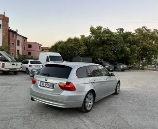 Vooraanzicht van een huurauto BMW 330d Touring in Tirana, Albanië ✓ Auto #7345. ✓ Transmissie Automatisch TM ✓ 0 beoordelingen.