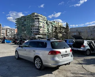 Autohuur Volkswagen Passat Variant 2014 in in Albanië, met Diesel brandstof en 90 pk ➤ Vanaf 53 EUR per dag.