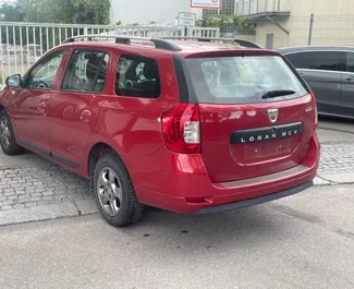 Vooraanzicht van een huurauto Dacia Logan MCV op luchthaven Burgas, Bulgarije ✓ Auto #7443. ✓ Transmissie Handmatig TM ✓ 0 beoordelingen.