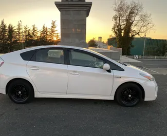 Autohuur Toyota Prius #7740 Automatisch in Koetaisi, uitgerust met 1,8L motor ➤ Van Dima in Georgië.