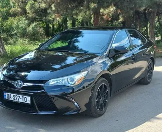 Autohuur Toyota Camry 2015 in in Georgië, met Hybride brandstof en 200 pk ➤ Vanaf 110 GEL per dag.