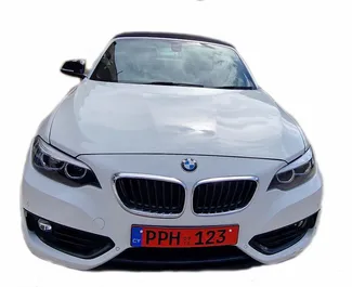 Vooraanzicht van een huurauto BMW 218i Cabrio in Paphos, Cyprus ✓ Auto #7899. ✓ Transmissie Automatisch TM ✓ 1 beoordelingen.