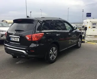 Verhuur Nissan Pathfinder. Comfort, Premium, SUV, Crossover Auto te huur in Georgië ✓ Borg van Zonder Borg ✓ Verzekeringsmogelijkheden TPL, CDW.