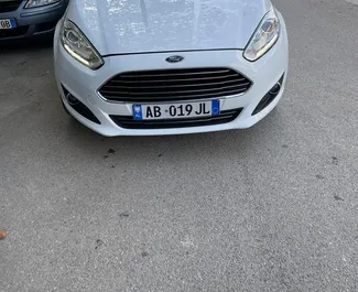 Vooraanzicht van een huurauto Ford Fiesta in Durrës, Albanië ✓ Auto #7795. ✓ Transmissie Handmatig TM ✓ 1 beoordelingen.