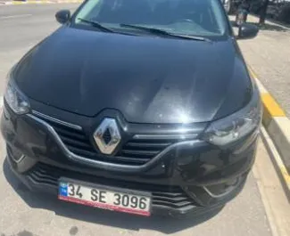 Vooraanzicht van een huurauto Renault Megane Sedan op Bodrum Luchthaven, Turkije ✓ Auto #7875. ✓ Transmissie Automatisch TM ✓ 0 beoordelingen.