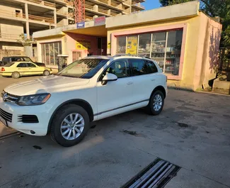 Autohuur Volkswagen Touareg 2011 in in Georgië, met Benzine brandstof en 260 pk ➤ Vanaf 200 GEL per dag.