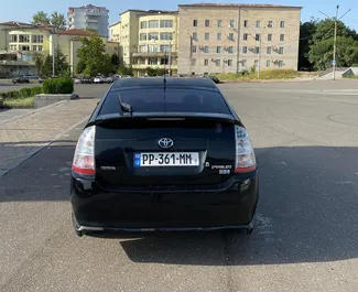 Hybride motor van 1,5L van Toyota Prius 2008 te huur in Koetaisi.