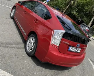 Toyota Prius 2011 met Vooraandrijving systeem, beschikbaar in Koetaisi.