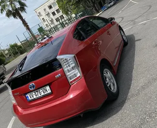 Toyota Prius 2011 beschikbaar voor verhuur in Koetaisi, met een kilometerlimiet van onbeperkt.