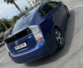 Toyota Prius 2010 beschikbaar voor verhuur in Koetaisi, met een kilometerlimiet van onbeperkt.