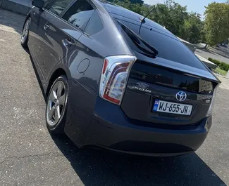 Toyota Prius 2012 met Vooraandrijving systeem, beschikbaar in Koetaisi.