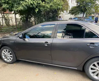 Autohuur Toyota Camry 2013 in in Georgië, met Benzine brandstof en 145 pk ➤ Vanaf 110 GEL per dag.