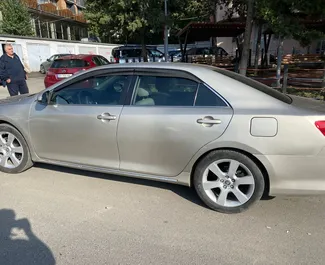 Verhuur Toyota Camry. Comfort, Premium Auto te huur in Georgië ✓ Borg van Zonder Borg ✓ Verzekeringsmogelijkheden TPL.