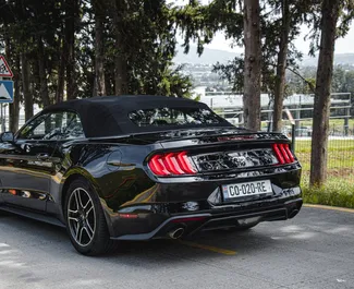 Ford Mustang Cabrio 2018 beschikbaar voor verhuur in Tbilisi, met een kilometerlimiet van onbeperkt.