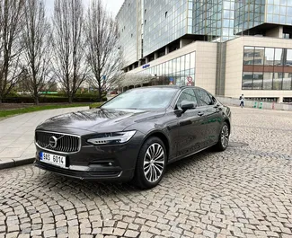 Vooraanzicht van een huurauto Volvo S90 Praag, Tsjechië ✓ Auto #8150. ✓ Transmissie Automatisch TM ✓ 0 beoordelingen.