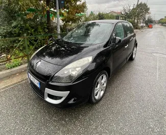 Vooraanzicht van een huurauto Renault Scenic in Tirana, Albanië ✓ Auto #8029. ✓ Transmissie Handmatig TM ✓ 0 beoordelingen.