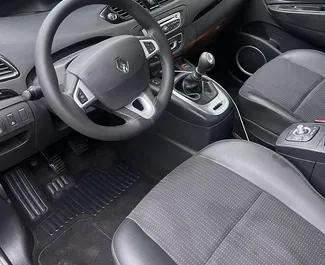 Verhuur Renault Scenic. Comfort, Minivan Auto te huur in Albanië ✓ Borg van Borg van 150 EUR ✓ Verzekeringsmogelijkheden TPL, CDW, SCDW, Buitenland.