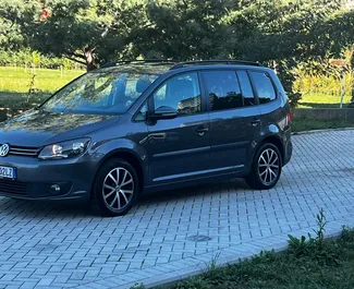 Autohuur Volkswagen Touran #8036 Automatisch in Tirana, uitgerust met 1,6L motor ➤ Van Amarildo in Albanië.