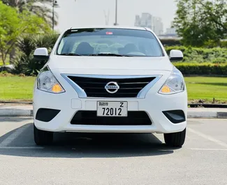 Vooraanzicht van een huurauto Nissan Sunny in Dubai, Verenigde Arabische Emiraten ✓ Auto #8301. ✓ Transmissie Automatisch TM ✓ 4 beoordelingen.
