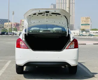 Autohuur Nissan Sunny 2023 in in de VAE, met Benzine brandstof en 118 pk ➤ Vanaf 70 AED per dag.