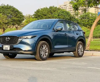 Vooraanzicht van een huurauto Mazda CX-5 in Dubai, Verenigde Arabische Emiraten ✓ Auto #8297. ✓ Transmissie Automatisch TM ✓ 1 beoordelingen.