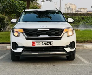 Vooraanzicht van een huurauto Kia Seltos in Dubai, Verenigde Arabische Emiraten ✓ Auto #8290. ✓ Transmissie Automatisch TM ✓ 0 beoordelingen.