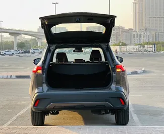 Toyota Corolla Cross 2023 met Vooraandrijving systeem, beschikbaar in Dubai.