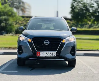 Autohuur Nissan Kicks 2024 in in de VAE, met Benzine brandstof en 118 pk ➤ Vanaf 90 AED per dag.