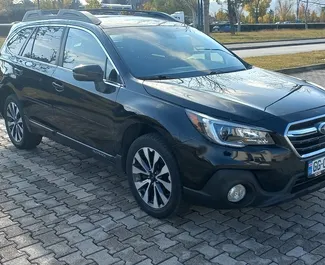 Vooraanzicht van een huurauto Subaru Outback in Tbilisi, Georgië ✓ Auto #8254. ✓ Transmissie Automatisch TM ✓ 0 beoordelingen.