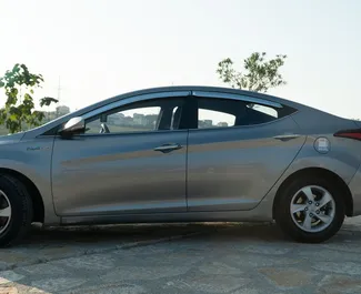 Autohuur Hyundai Elantra 2013 in in Albanië, met Diesel brandstof en 110 pk ➤ Vanaf 29 EUR per dag.