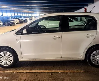 Verhuur Volkswagen Up!. Economy Auto te huur in Servië ✓ Borg van Borg van 200 EUR ✓ Verzekeringsmogelijkheden CDW, Jonge.