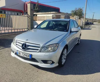 Vooraanzicht van een huurauto Mercedes-Benz C220 d in Tirana, Albanië ✓ Auto #8252. ✓ Transmissie Automatisch TM ✓ 0 beoordelingen.