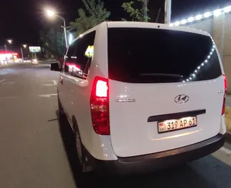 Autohuur Hyundai H1 2019 in in Armenië, met Benzine brandstof en 178 pk ➤ Vanaf 82 USD per dag.