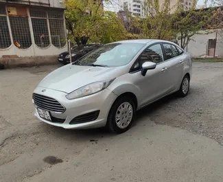 Vooraanzicht van een huurauto Ford Fiesta in Jerevan, Armenië ✓ Auto #6782. ✓ Transmissie Automatisch TM ✓ 0 beoordelingen.