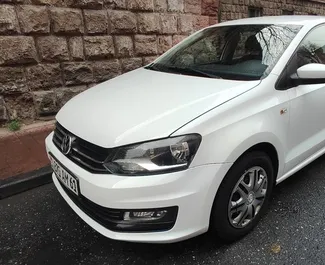 Vooraanzicht van een huurauto Volkswagen Polo Sedan in Jerevan, Armenië ✓ Auto #6781. ✓ Transmissie Automatisch TM ✓ 1 beoordelingen.