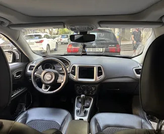 Benzine motor van 2,4L van Jeep Compass 2019 te huur in Tbilisi.