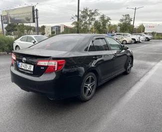 Verhuur Toyota Camry. Comfort, Premium Auto te huur in Georgië ✓ Borg van Zonder Borg ✓ Verzekeringsmogelijkheden TPL, CDW, SCDW, FDW.