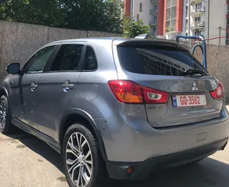 Benzine motor van 2,4L van Mitsubishi Outlander Sport 2017 te huur in Tbilisi.