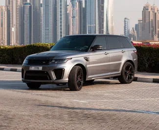 Vooraanzicht van een huurauto Land Rover Range Rover Sport SVR in Dubai, Verenigde Arabische Emiraten ✓ Auto #8402. ✓ Transmissie Automatisch TM ✓ 0 beoordelingen.