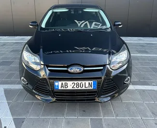 Vooraanzicht van een huurauto Ford Focus in Tirana, Albanië ✓ Auto #8440. ✓ Transmissie Handmatig TM ✓ 1 beoordelingen.