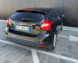 Verhuur Ford Focus. Comfort Auto te huur in Albanië ✓ Borg van Borg van 100 EUR ✓ Verzekeringsmogelijkheden TPL, FDW.