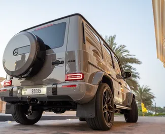 Vooraanzicht van een huurauto Mercedes-Benz G63 AMG in Dubai, Verenigde Arabische Emiraten ✓ Auto #8400. ✓ Transmissie Automatisch TM ✓ 0 beoordelingen.