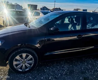 Benzine motor van 1,2L van Volkswagen Polo 2018 te huur Luchthaven Belgrado.