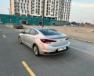 Huur een Hyundai Elantra in Dubai Verenigde Arabische Emiraten