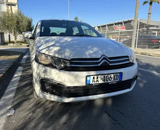 Citroen C-Elysee 2018 beschikbaar voor verhuur in Tirana, met een kilometerlimiet van onbeperkt.